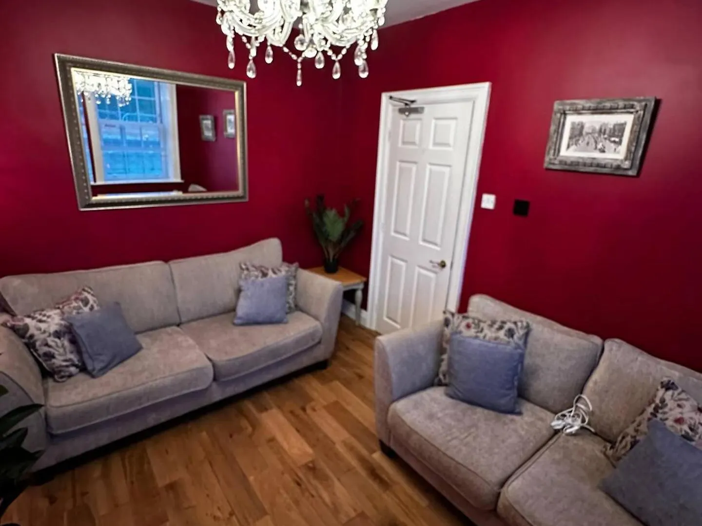 Grammar School Yard Four Bedroom Free Parking Kingston upon Hull 0*,