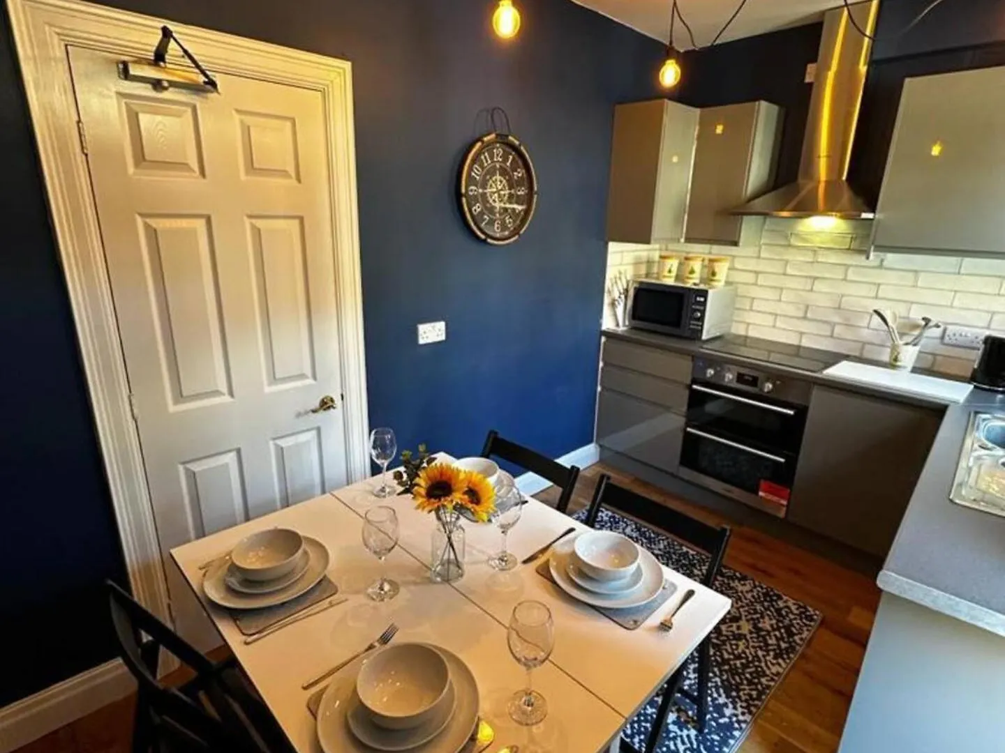 Grammar School Yard Four Bedroom Free Parking Kingston upon Hull Feriehus
